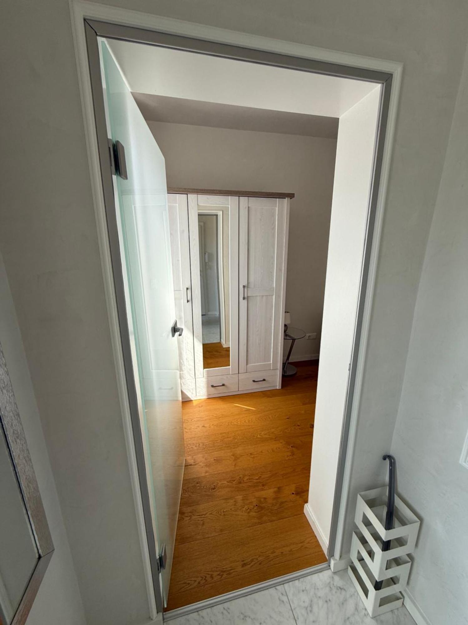 Apartament Number 5 *