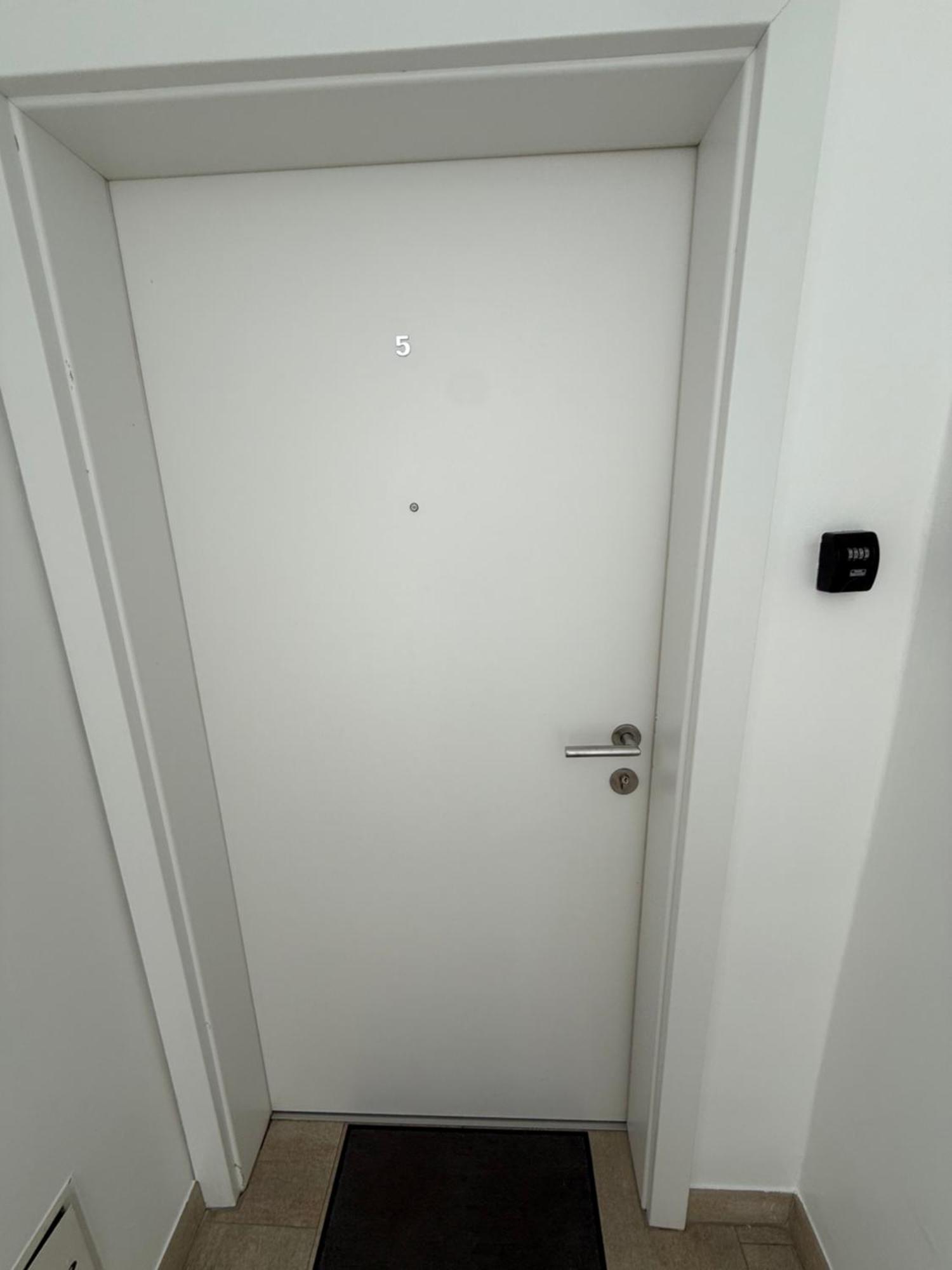 Number 5 Apartament